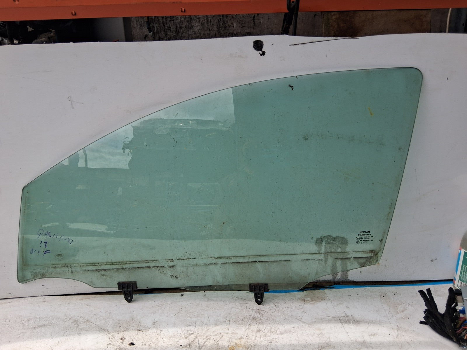 2013 NISSAN QASHQAI J10 NSF FRONT PASSENGER SIDE WINDOW GLASS