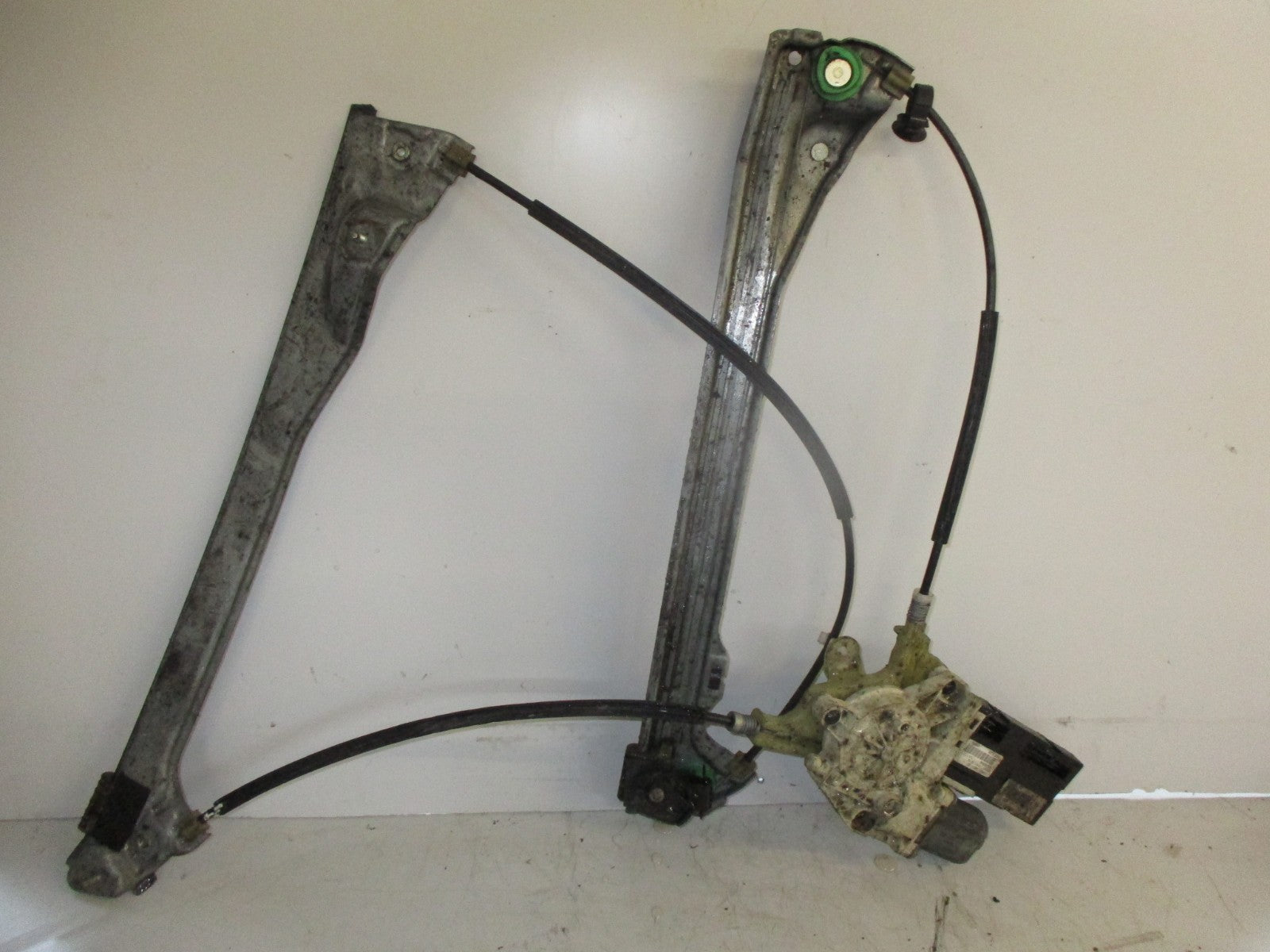 RENAULT LAGUNA MK3 OSF DRIVERS SIDE FRONT ELECTRIC WINDOW MOTOR 0130822331
