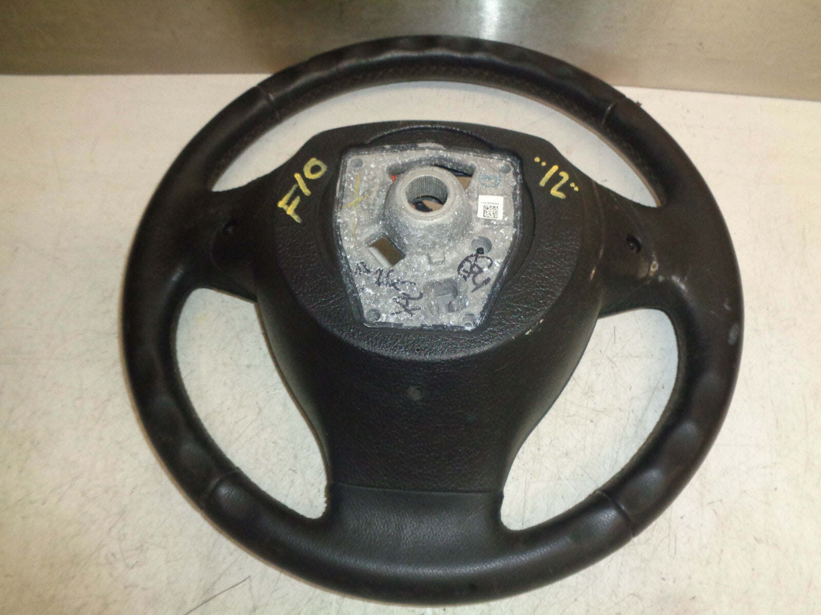 BMW 5 SERIES F10 2012 3 SPOKE MULTI FUNCTION LEATHER STEERING WHEEL