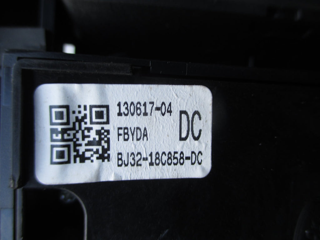 LAND RANGE ROVER EVOQUE 2013 RADIO SAT NAV SWITCH BUTTON SURROUND BJ32-18C858-DC