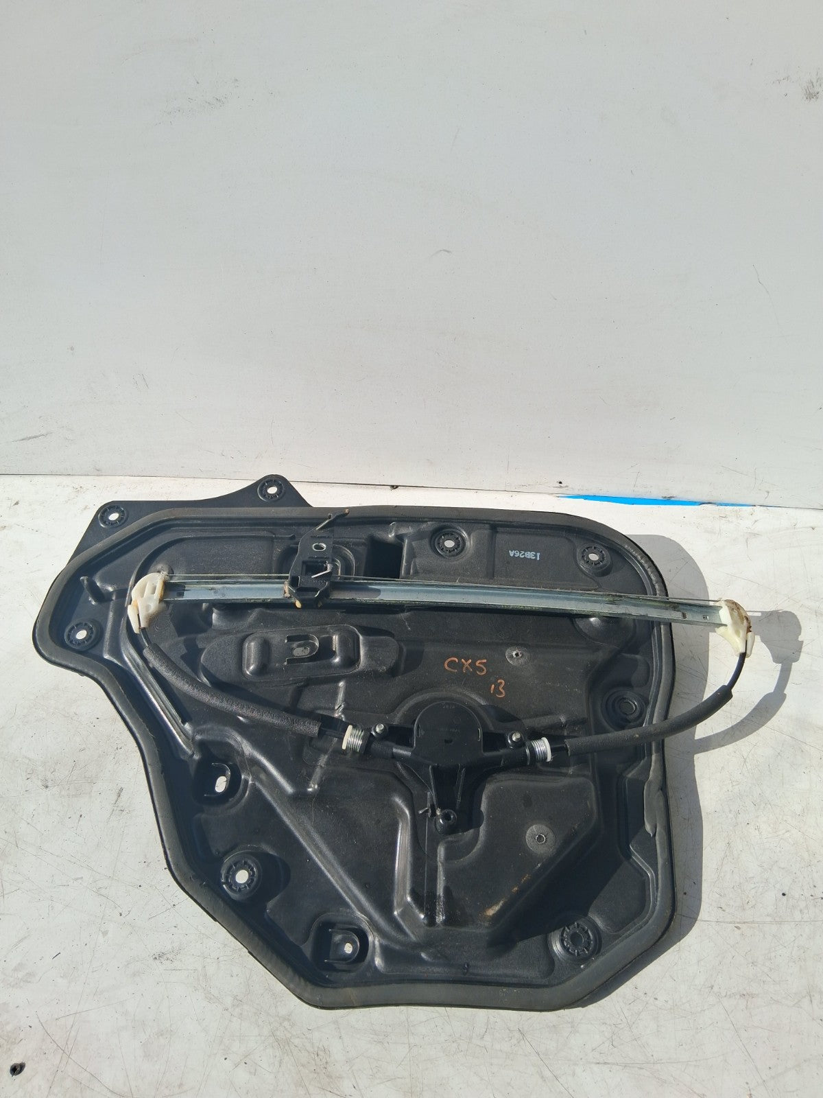 2013 MAZDA CX5 OSR OFF DRIVER RIGHT SIDE REAR DOOR LINER AND REGULATOR KD537297X