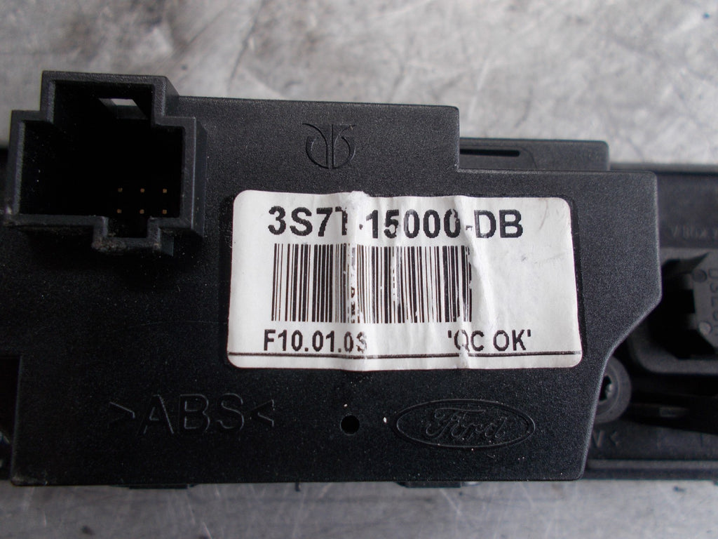 FORD MONDEO MK3 2000-2007 2.0 TIME CLOCK HAZARD & TRIM 4S71F044K08
