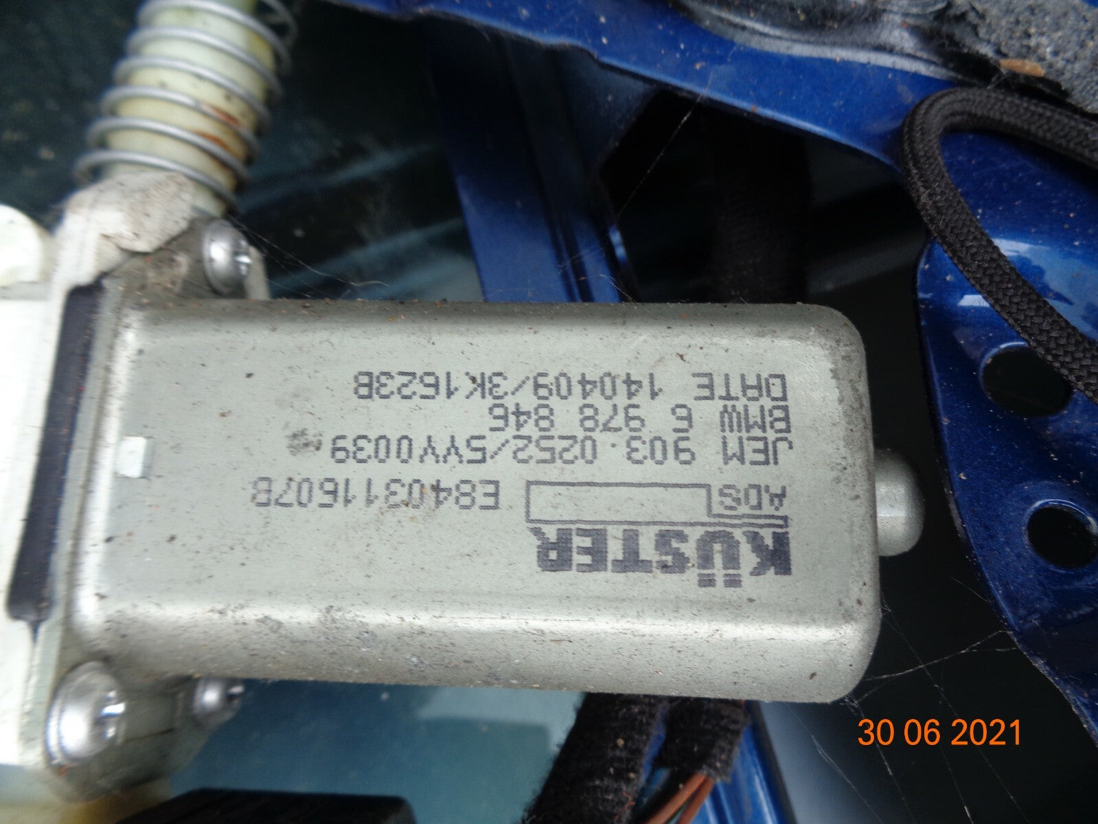 BMW E82 1 SERIES 2007 2 DOOR COUPE OS DRIVER DOOR GLASS REGULATOR SHELL BLUE