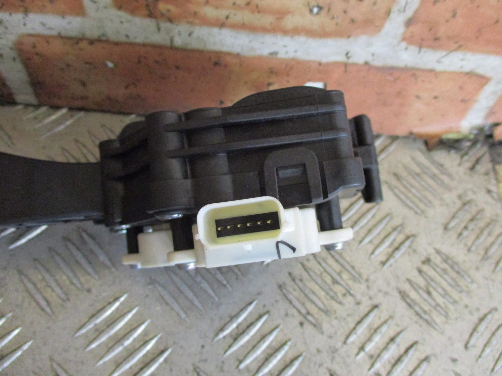 VAUXHALL VIVA 2015 OPEL VIVA, ACCELERATOR PEDAL - 42361587 / M2XX