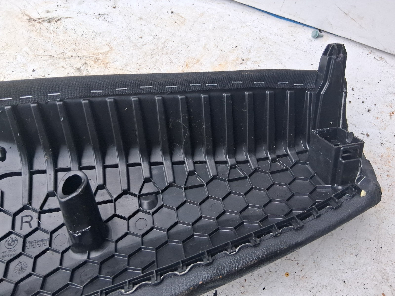 2024 BMW 2 SERIES F44 OSR DRIVER SIDE REAR RIGHT SEAT TRIM 9495106