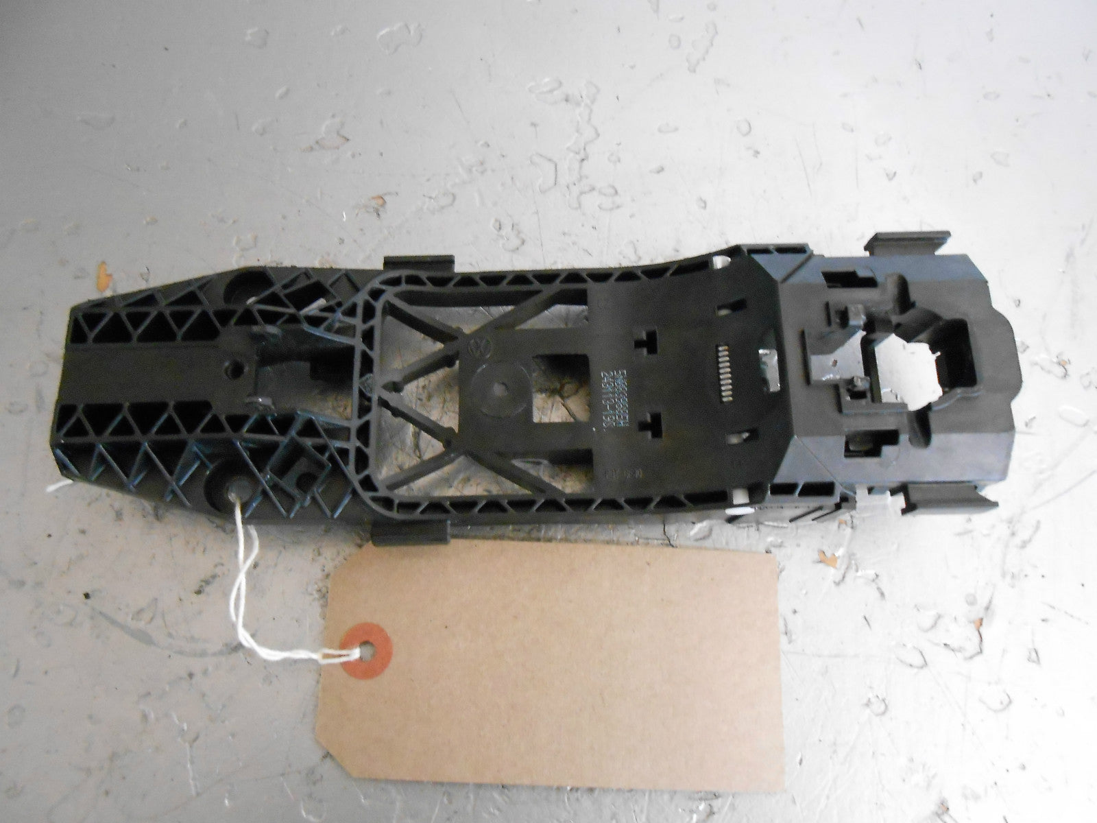 VOLKSWAGEN VW GOLF MK7 2013 EXTERIOR DOOR HANDLE BRACKET 5N0839885H