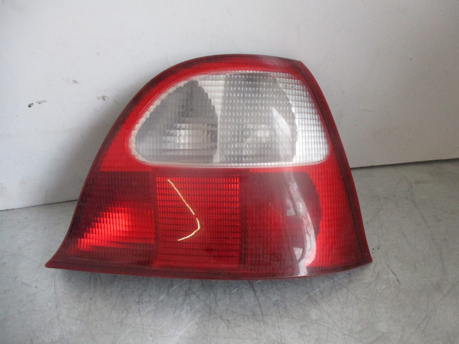 mg zr 2003 nsr near side rear pasenger side rear light