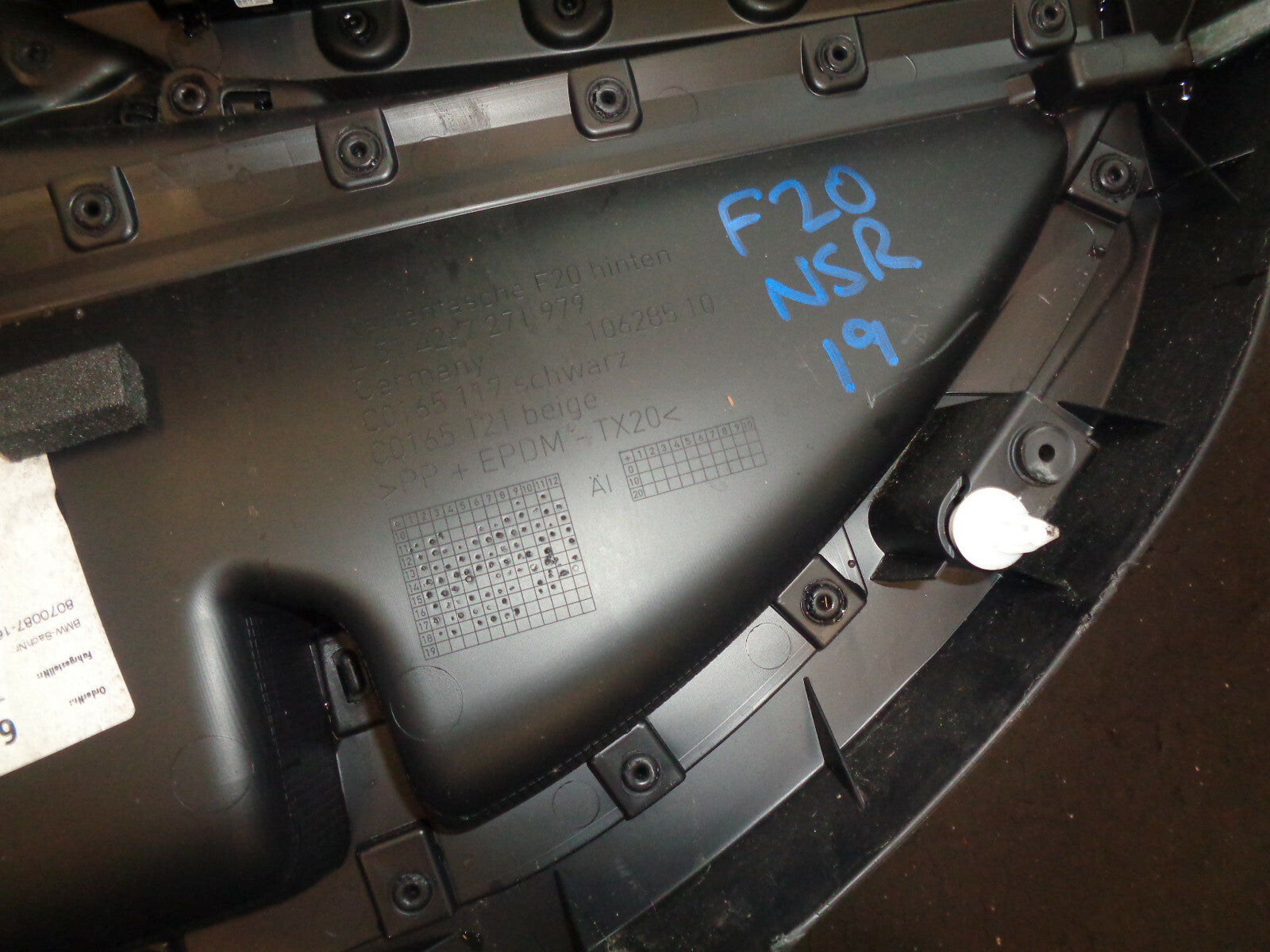 BMW 1 SERIES F20 2019 NSR PASSENGER SIDE REAR DOOR CARD PANEL 7271979