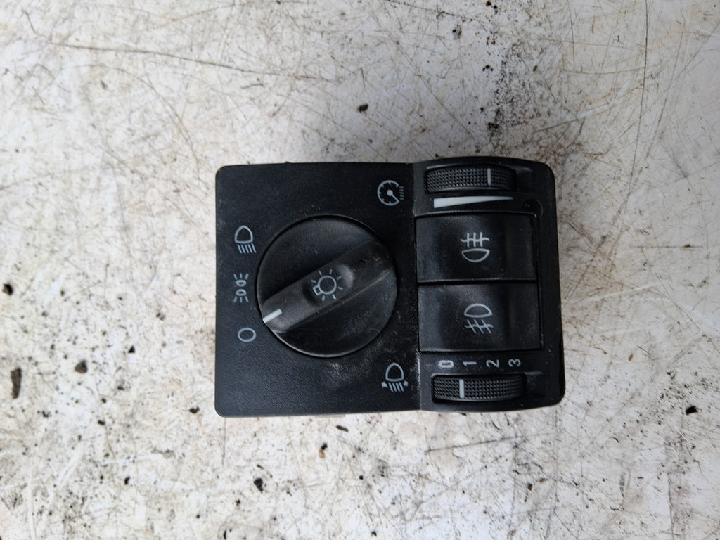 2005 VAUXHALL CORSA C HEADLIGHT ADJUSTER CONTROL SWITCH PANEL 9116608