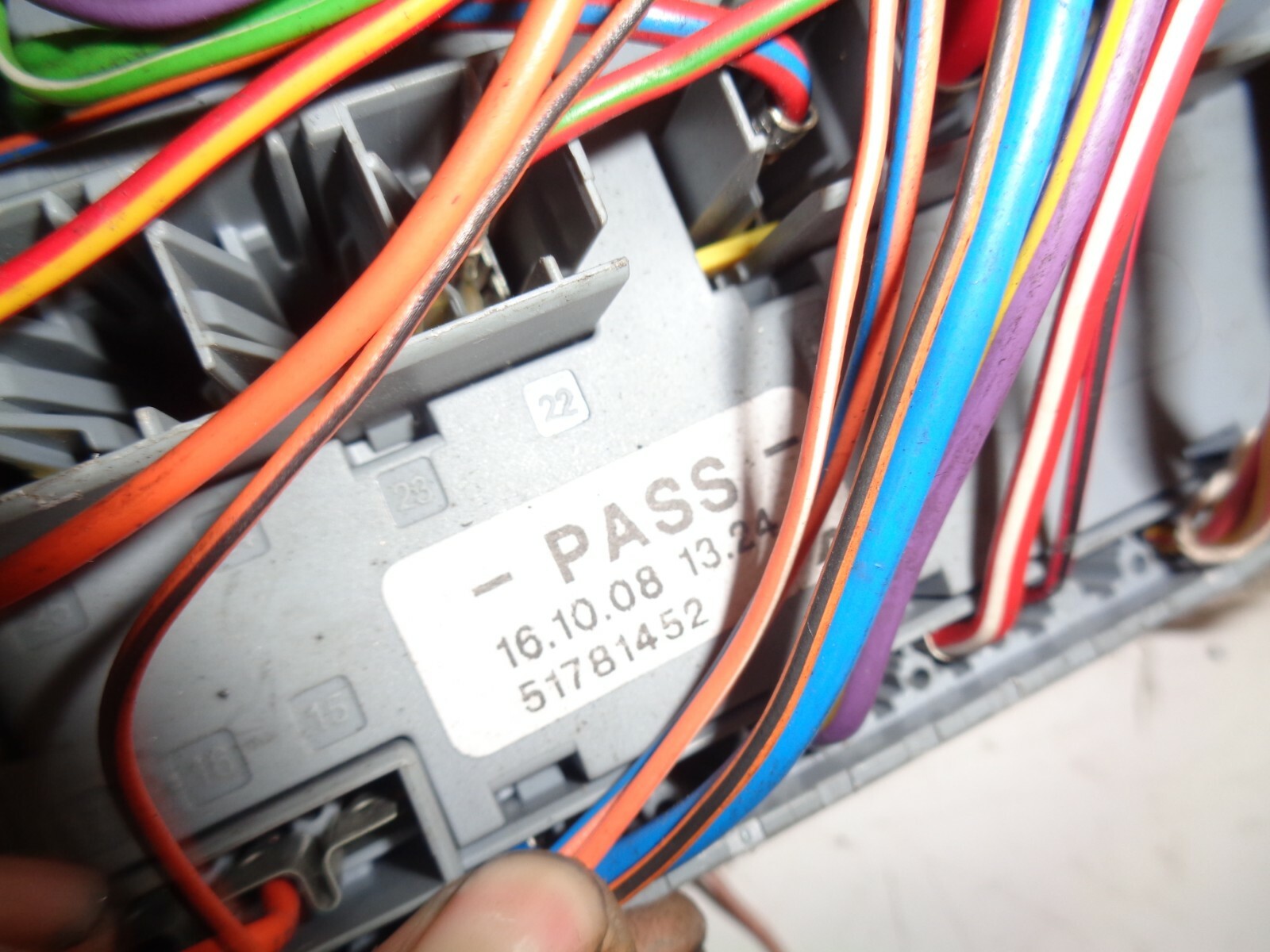 FORD KA 2009 1.2 PETROL ENGINE BAY FUSE BOX 51781452