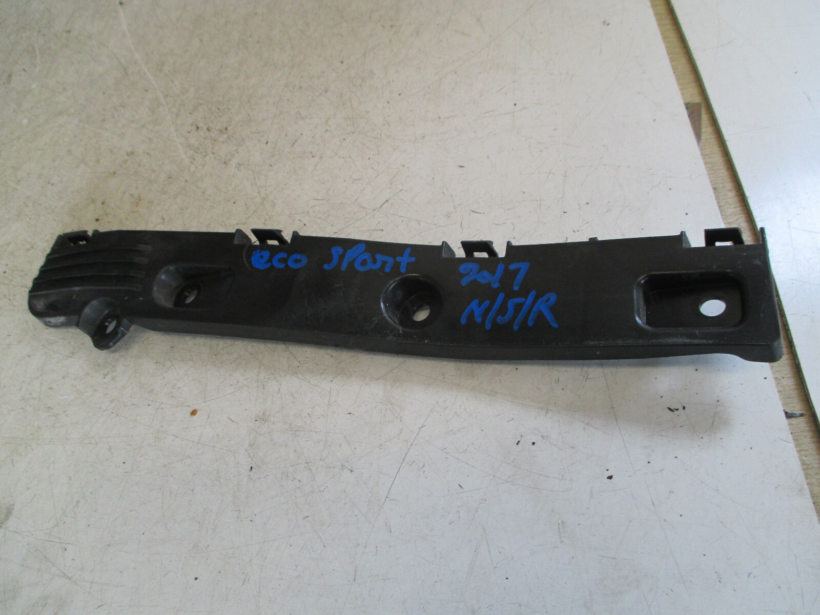 FORD ECOSPORT 2017 REAR BUMPER LEFT BRACKET HOLDER CN1517A882CA