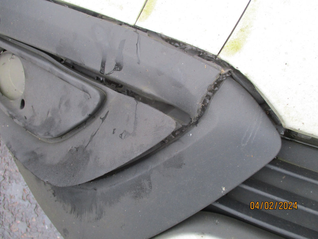 VAUXHALL CROSSLAND X 2018 FRONT BUMPER FOG LIGHT WHITE DAMAGED