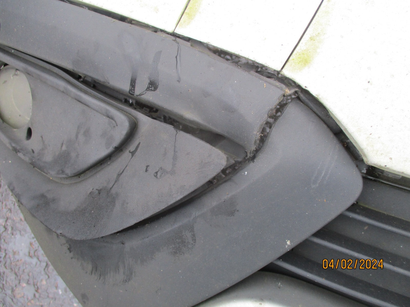 VAUXHALL CROSSLAND X 2018 FRONT BUMPER FOG LIGHT WHITE DAMAGED