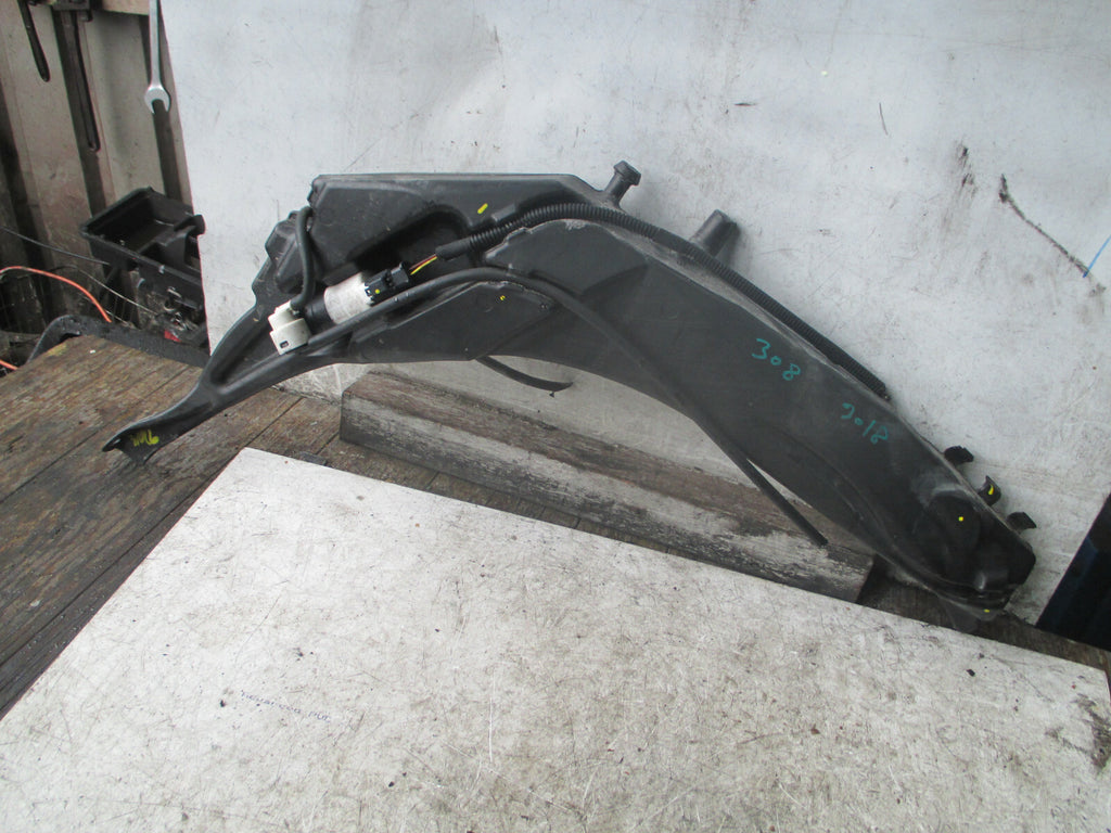 PEUGEOT 308 MK2 2018 FRONT WINDSCREEN WASHER WATER BOTTLE