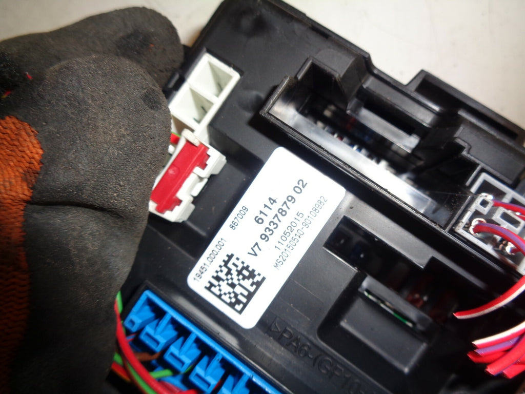 BMW 3 SERIES F30 2017 FUSE BOX POWER DISTRIBUTION RELAY BOX 9337879