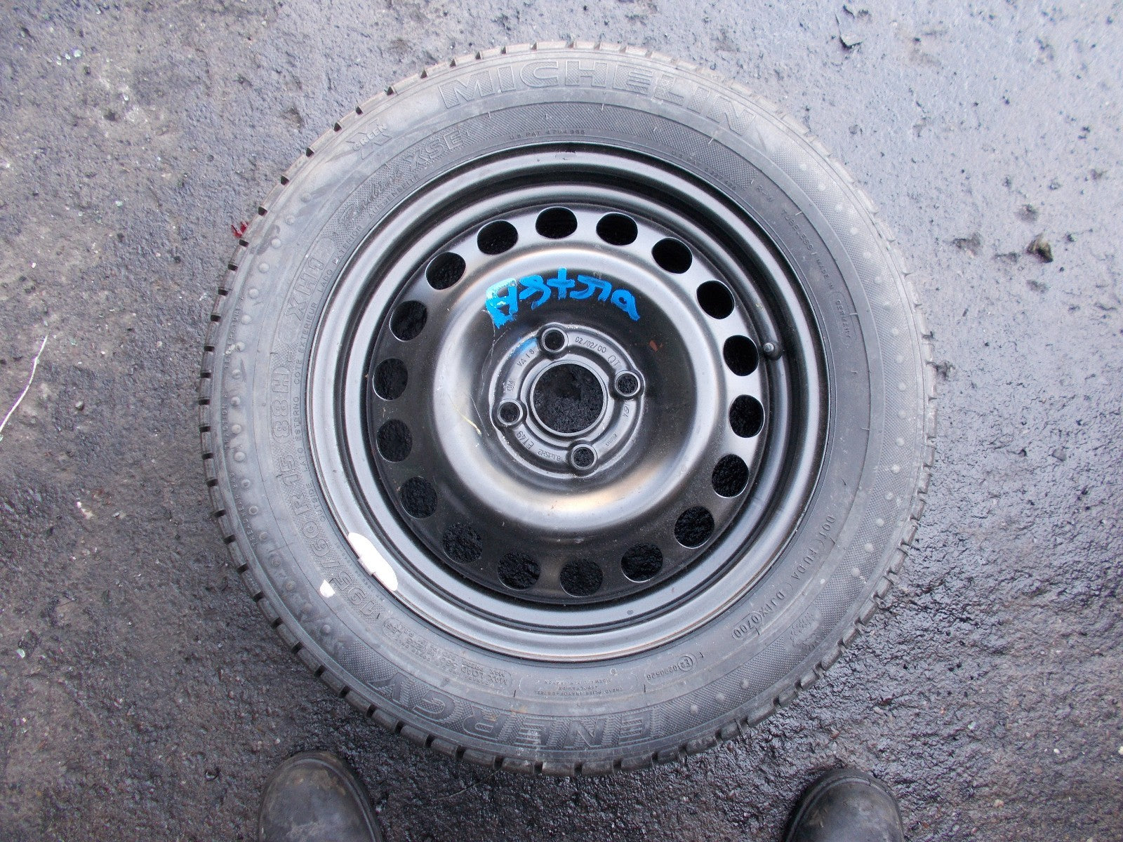 2000 VAUXHALL ASTRA SPARE STEEL WHEEL & TYRE 195/60 R15 2150143