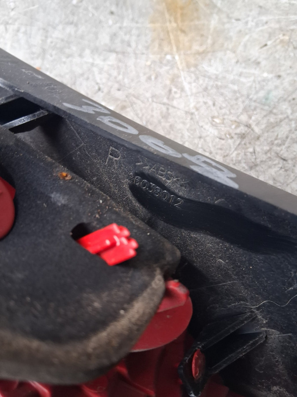 2012 PEUGEOT 3008 OSR DRIVER SIDE REAR TAIL GATE LIGHT 26038012