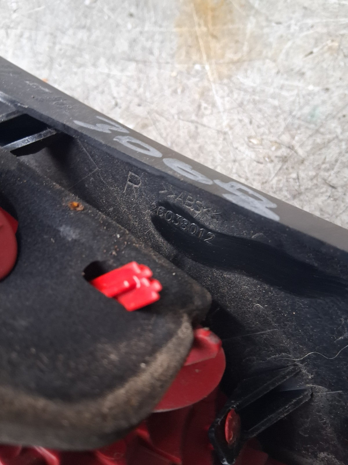 2012 PEUGEOT 3008 OSR DRIVER SIDE REAR TAIL GATE LIGHT 26038012
