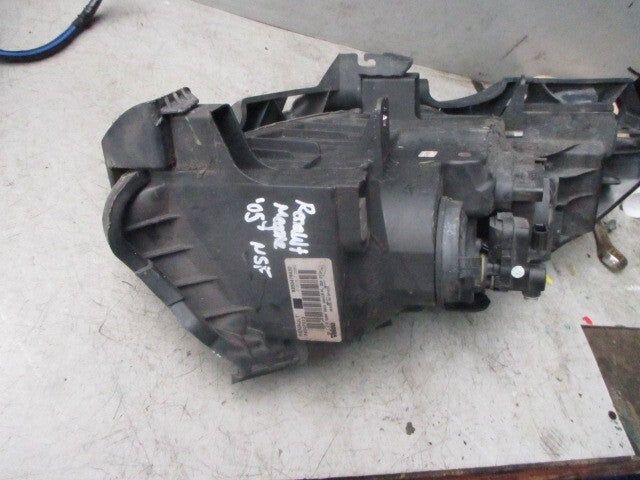2005 RENAULT MEGANE MK2 CONVERTIBLE NS PASSENGER SIDE HEADLIGHT 8200476432