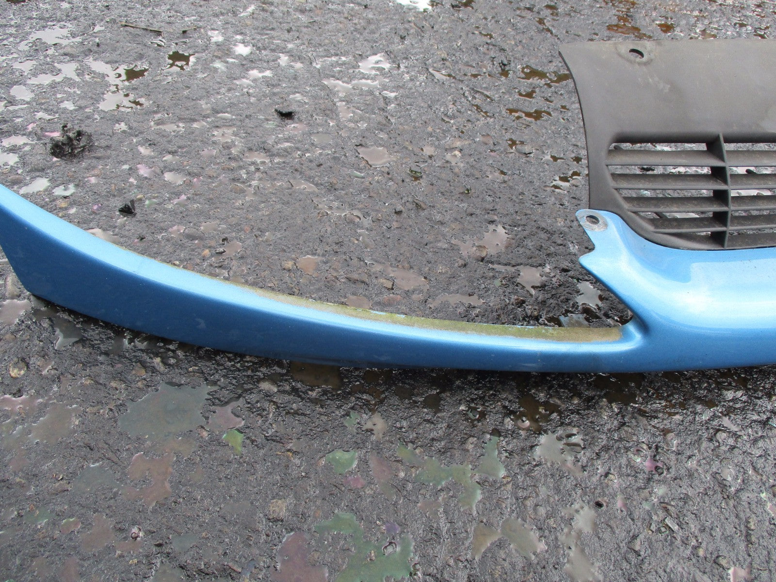 PEUGEOT 206 2004 FRONT UPPER BUMPER GRILL GRILLE IN LIGHT BLUE 96 286 912 77