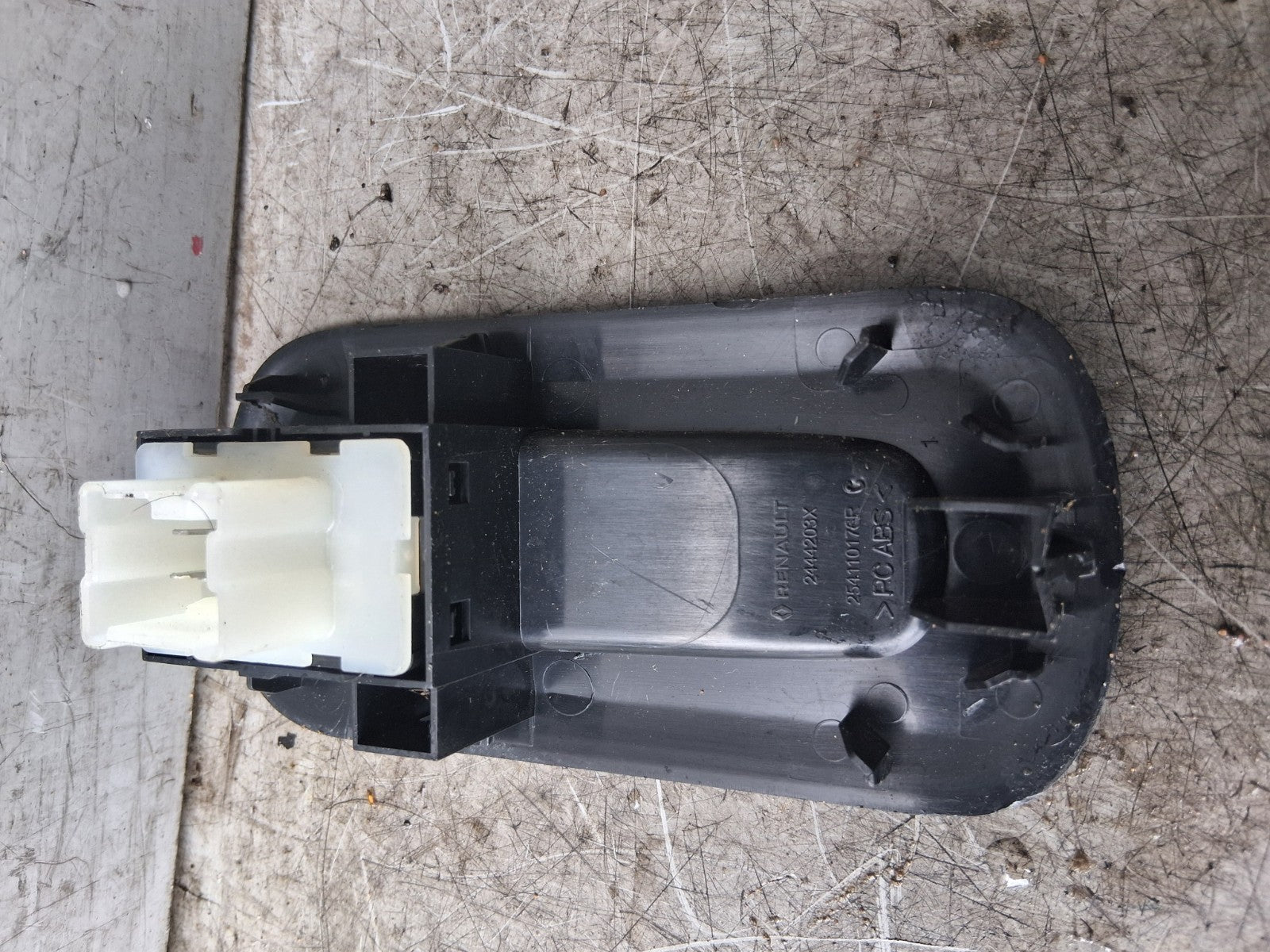 2023 RENAULT MASTER MK3 NSF PASSENGER SIDE FRONT WINDOW CONTROL SWITCH 2444203X