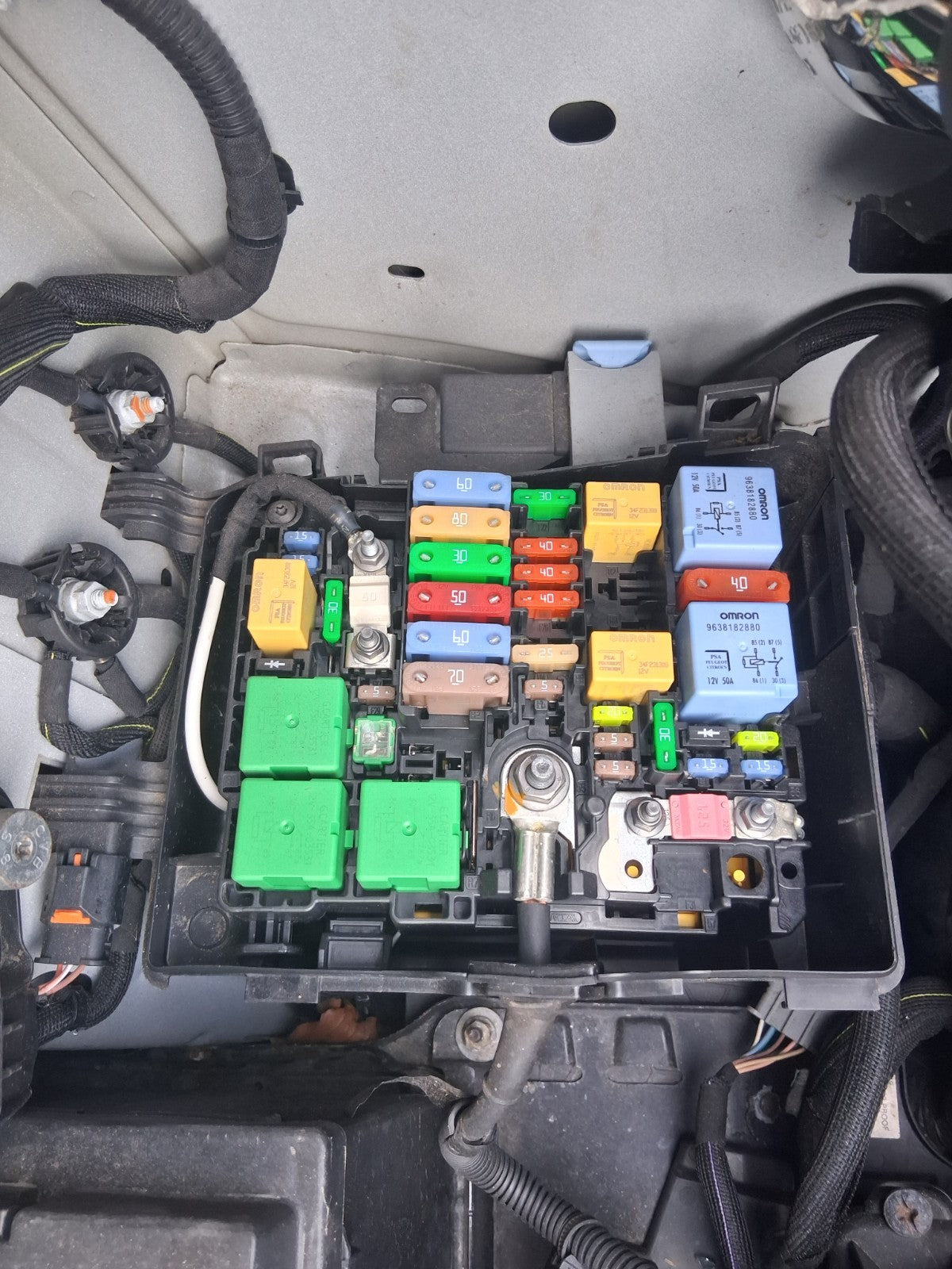 2019 CITROEN DISPATCH MK3 VAUXHALL VIVARO FUSE BOX RELAY 9808959080