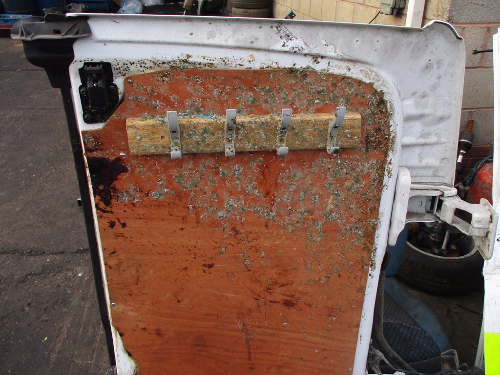 FIAT SCUDO 270 2014 NSR PASSENGER SIDE REAR DOOR WITH LOCK MECH & HANDLE WHITE