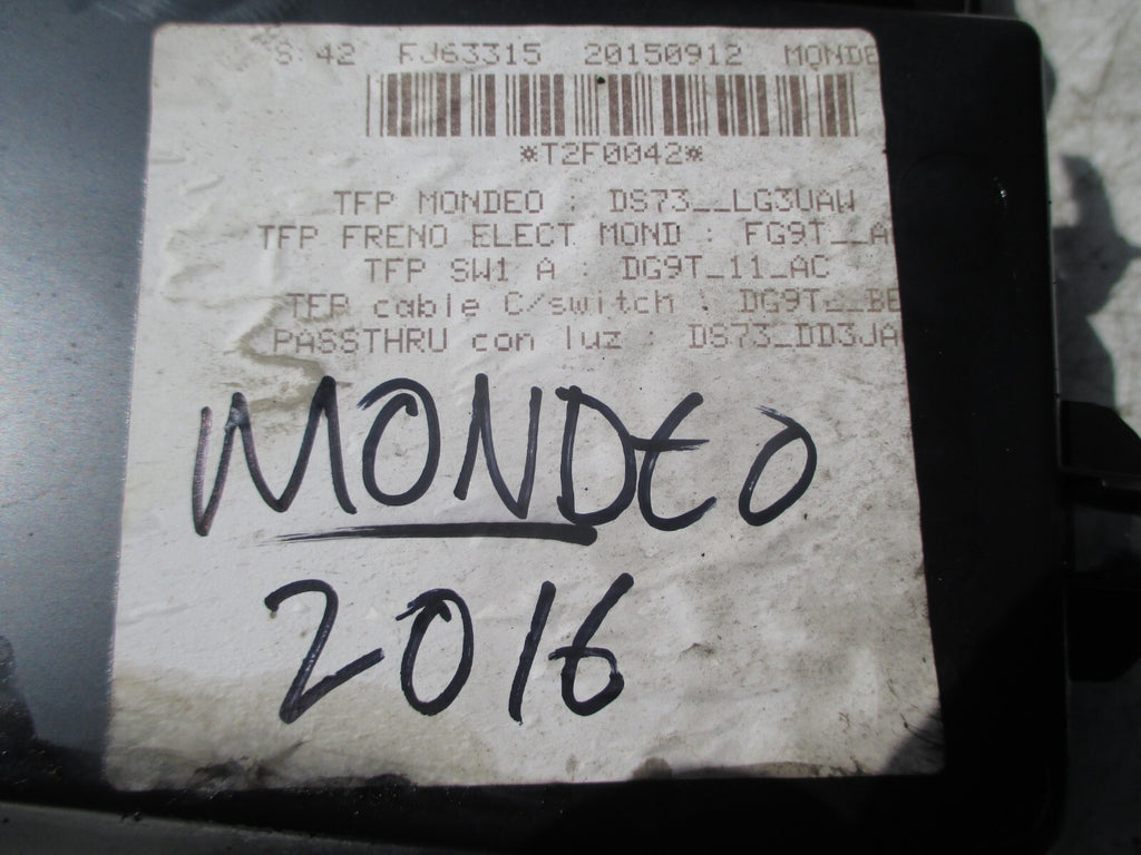 FORD MONDEO MK5 2016 CENTRE CONSOLE TRAY 12V SOCKET PORT RUBBER DS73-F045M97-ACW
