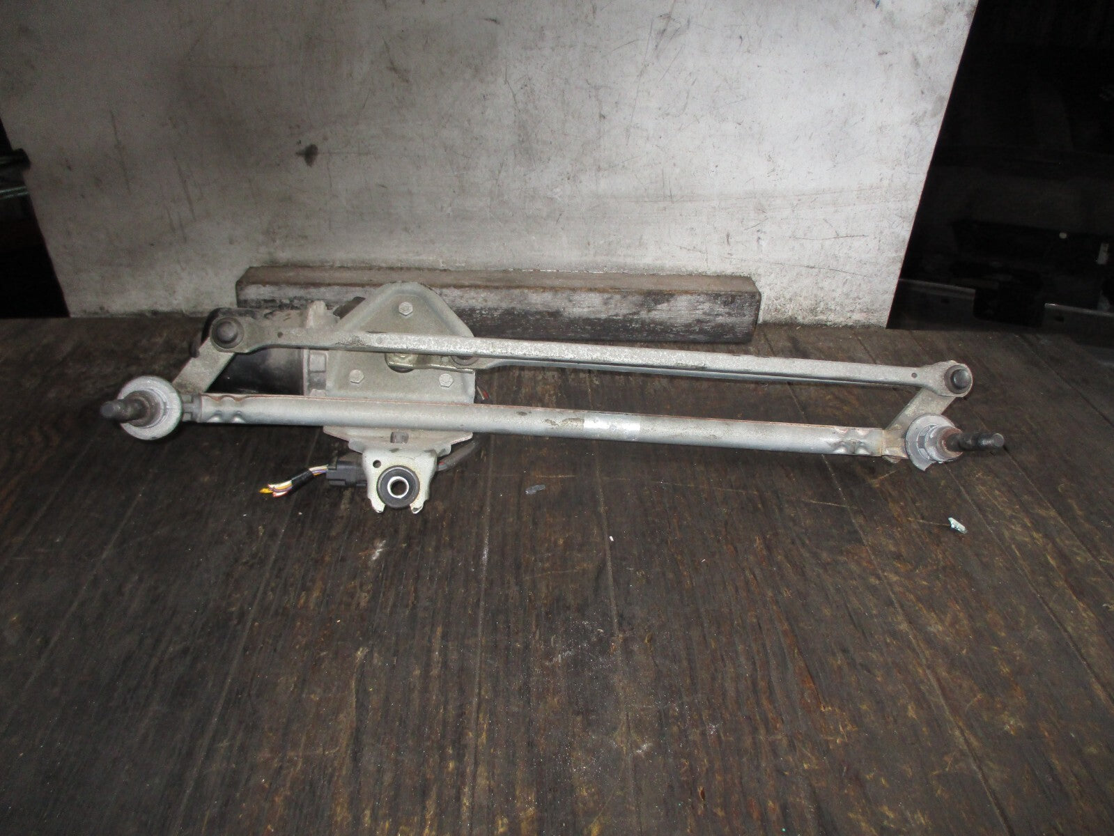 VAUXHALL VIVARO 2013 FRONT WINDSCREEN WIPER MOTOR LINKAGES