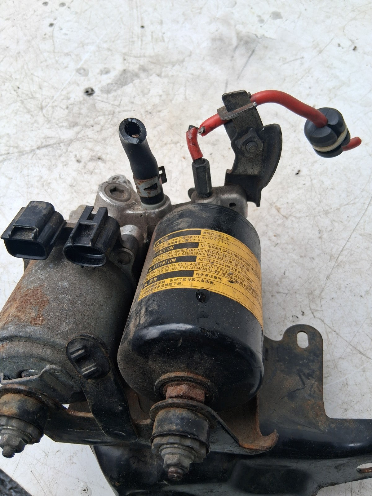 2014 TOYOTA PRIUS MK3 1.8 PETROL ABS PUMP AND MODULATOR 4707047050