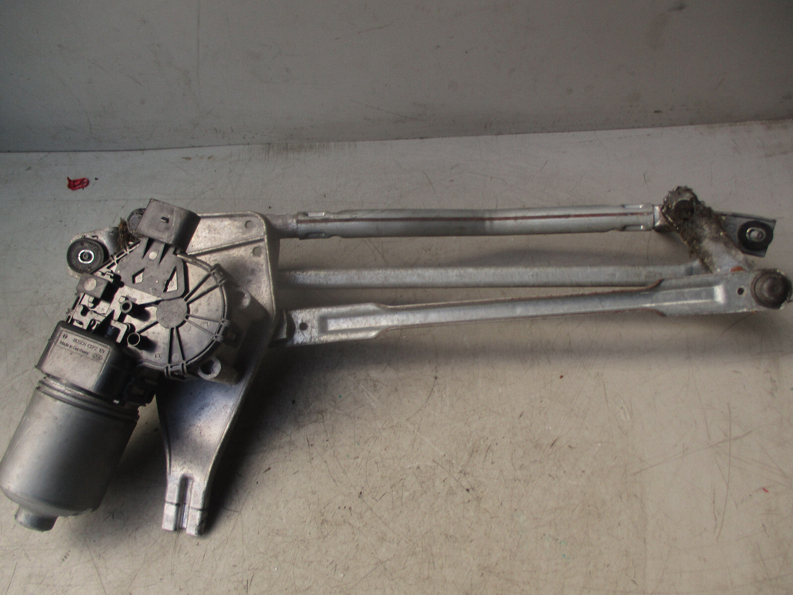 2007 PEUGEOT 207 FRONT WINDSCREEN WIPER MOTOR & LINKAGE 94338R01