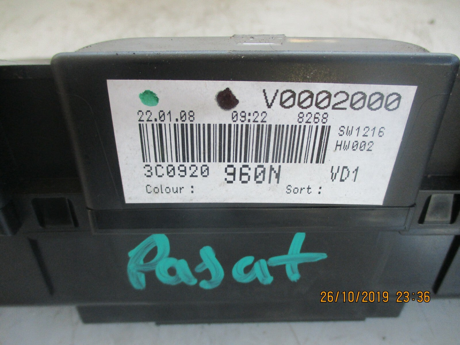 VW VOLKSWAGEN PASSAT B6 2.0 TDI SPEEDO METER INSTRUMENT CLUSTER 3C0920960N