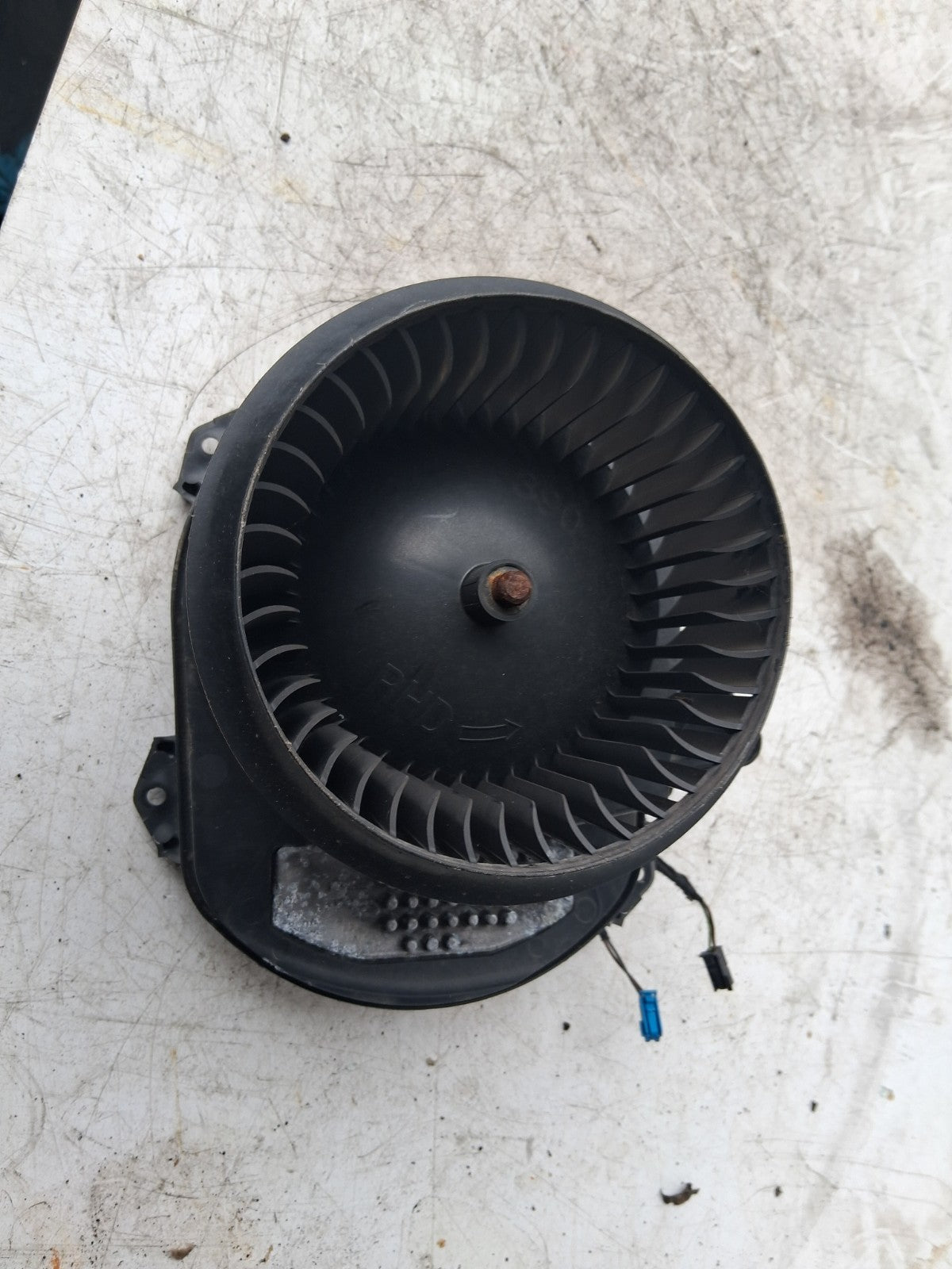 2016 MERCEDES BENZ CLA HEATER BLOWER MOTOR FAN A2469064300