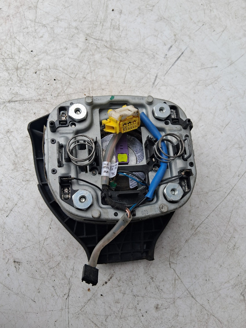 2007 VW VOLKSWAGEN GOLF MK5 STEERING WHEEL AIRBAG 1K0880201BK