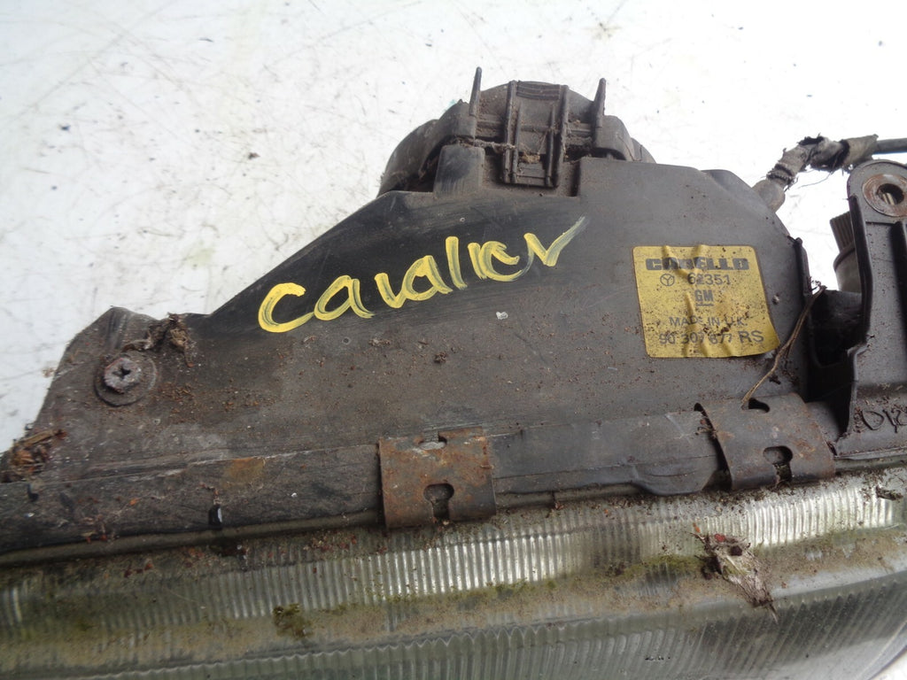 VAUXHALL CAVALIER MK2 1981-1988 PASSENGER NEAR SIDE HEADLIGHT 90307677