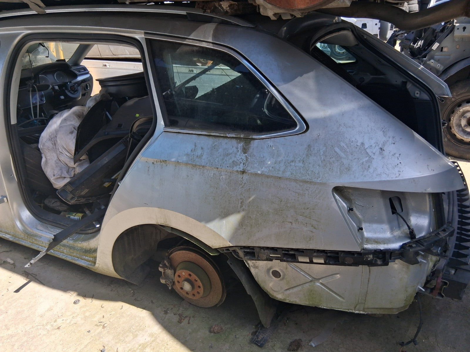 2020 SKODA SUPERB ESTATE MK3 3V NSR PASSENGER SIDE REAR QUARTER PANEL CUT