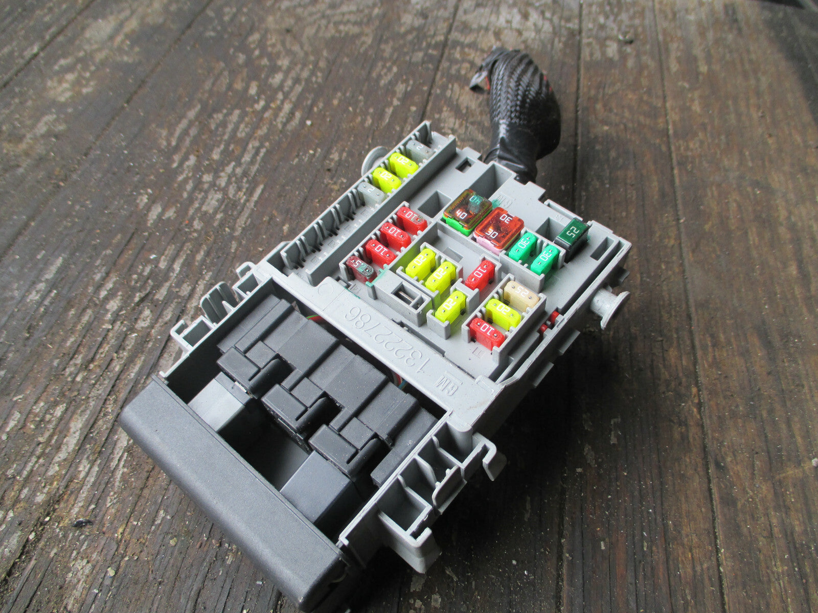 VAUXHALL INSIGNIA 2015 INTERIOR FUSE BOX MODULE 13222786