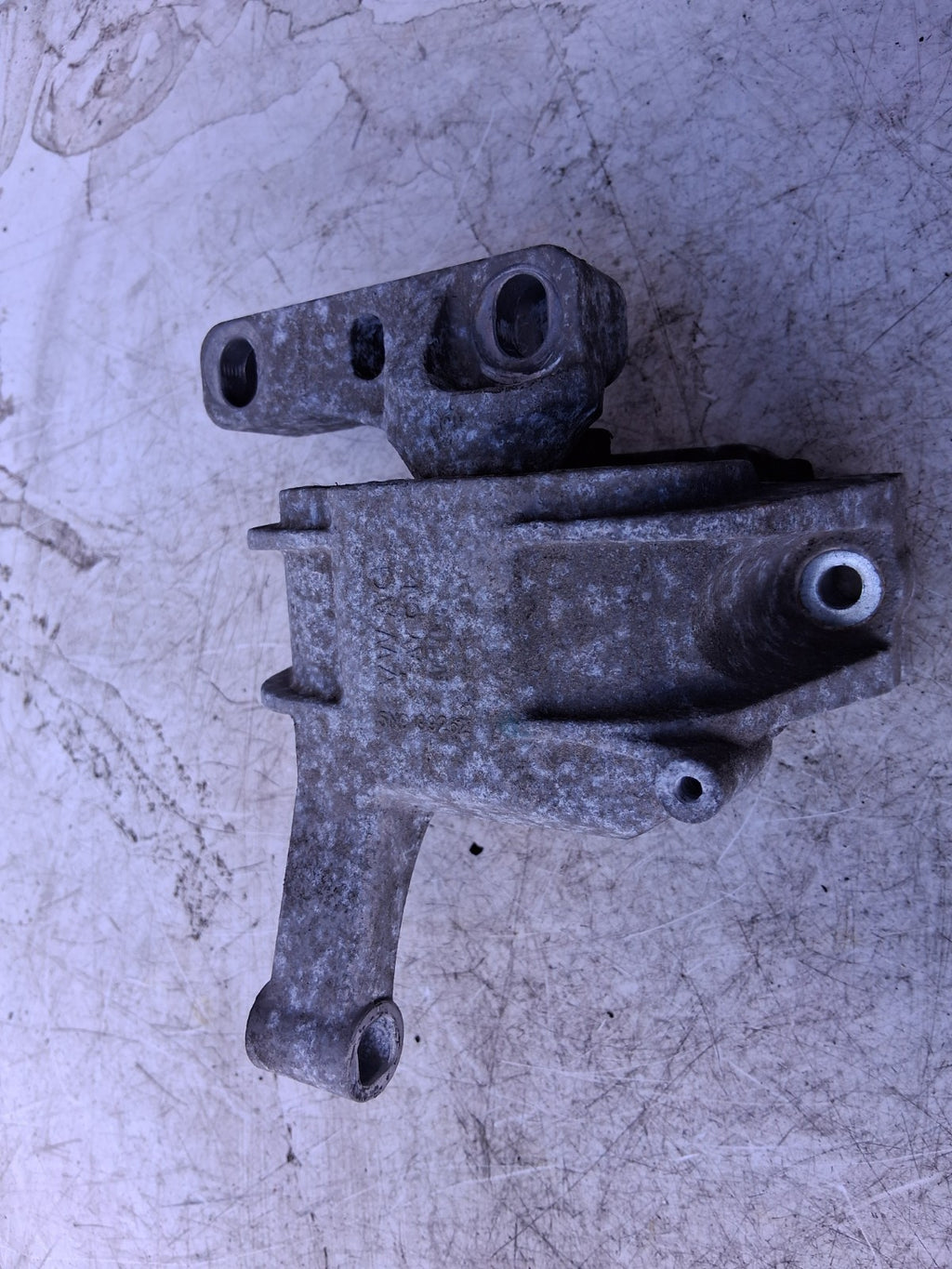 2016 AUDI Q3 2.0 DIESEL ENGINE MOUNT 5N0199262