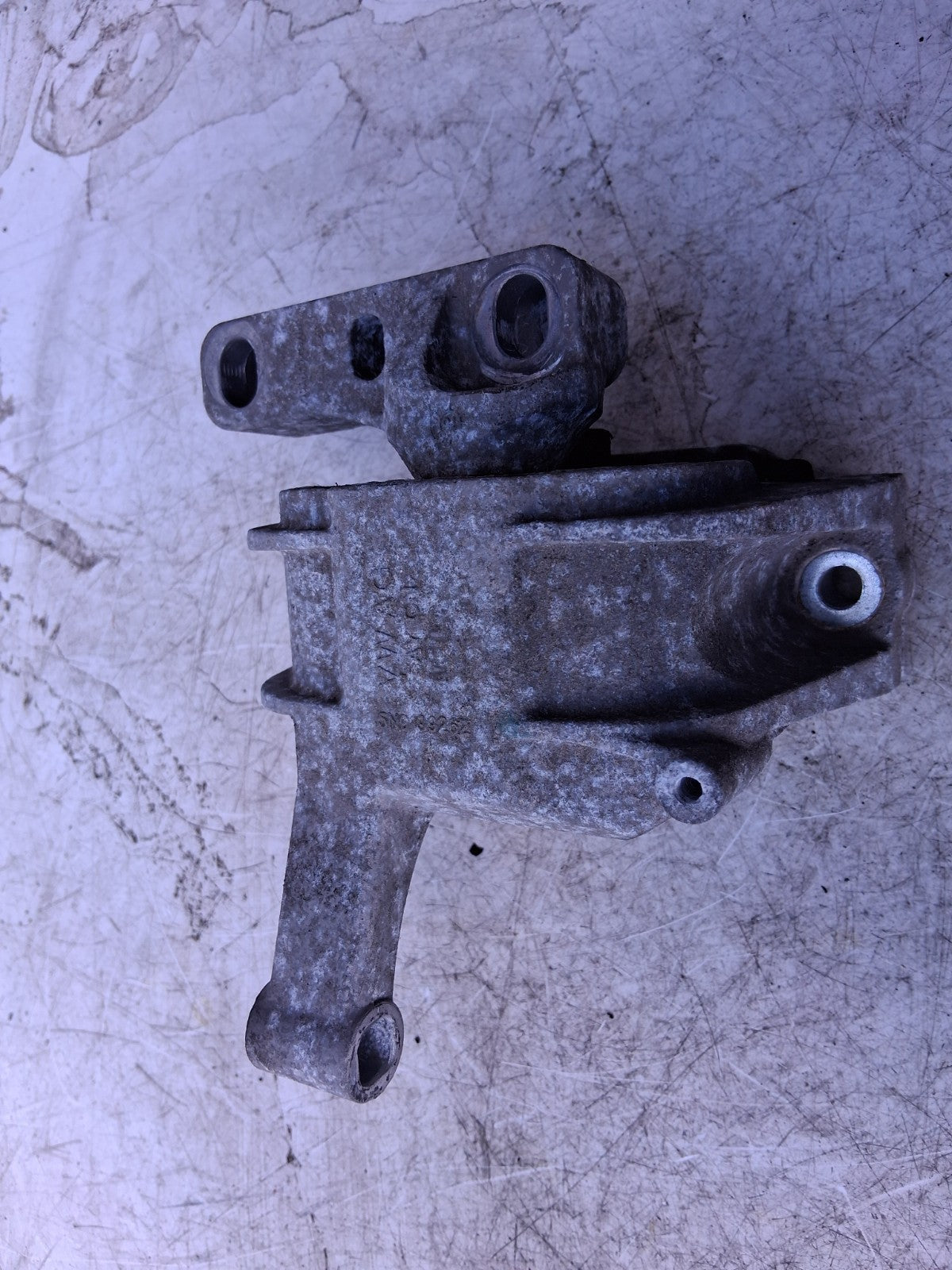2016 AUDI Q3 2.0 DIESEL ENGINE MOUNT 5N0199262