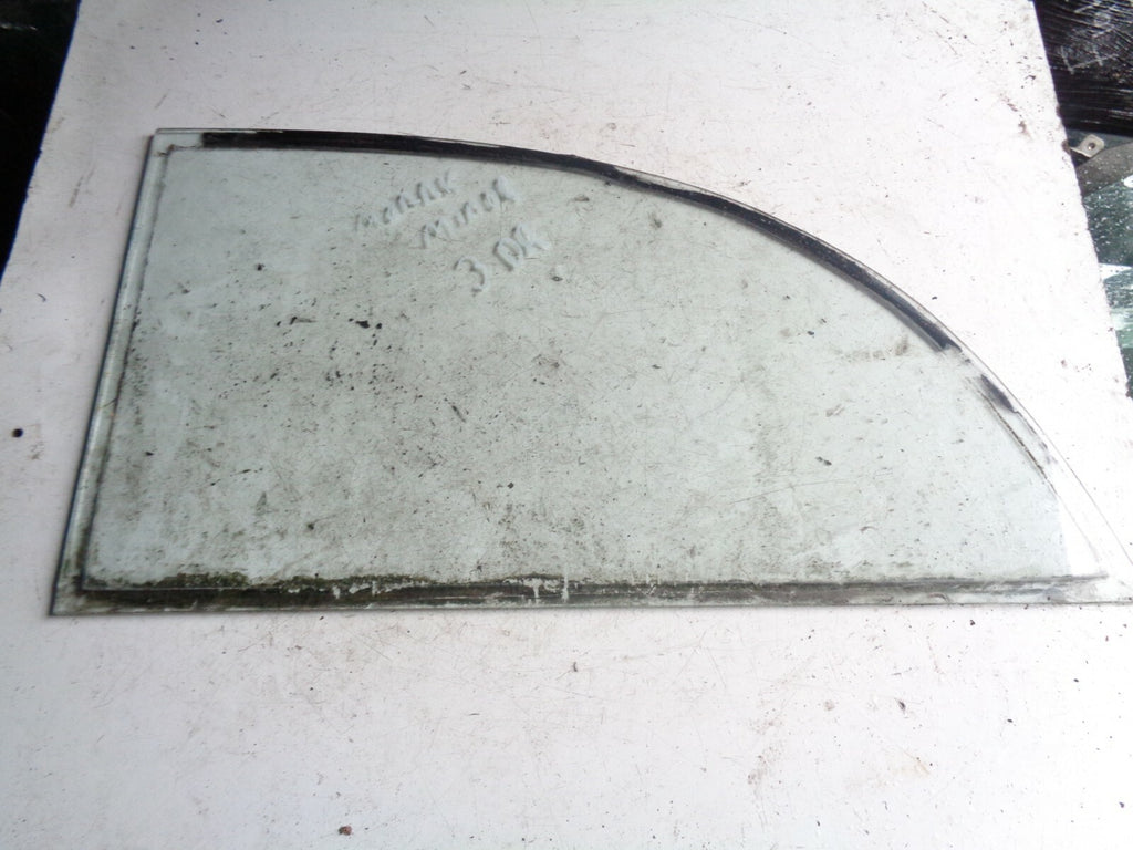 MORRIS MINOR 2 DOOR NSR PASSENGER SIDE REAR GLASS