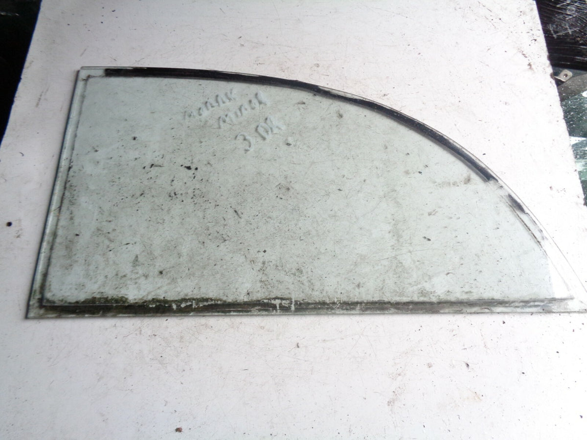MORRIS MINOR 2 DOOR NSR PASSENGER SIDE REAR GLASS