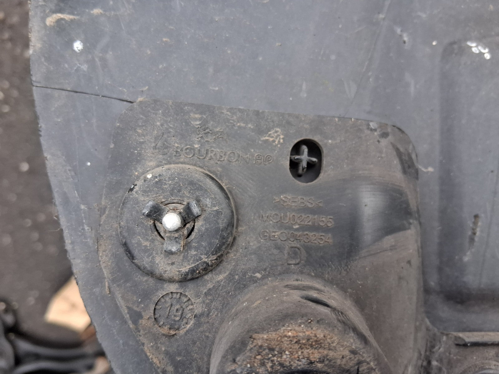 2019 PEUGEOT 5008 MK2 OSF DRIVER SIDE FRONT RIGHT INNER WHEEL ARCH LINER