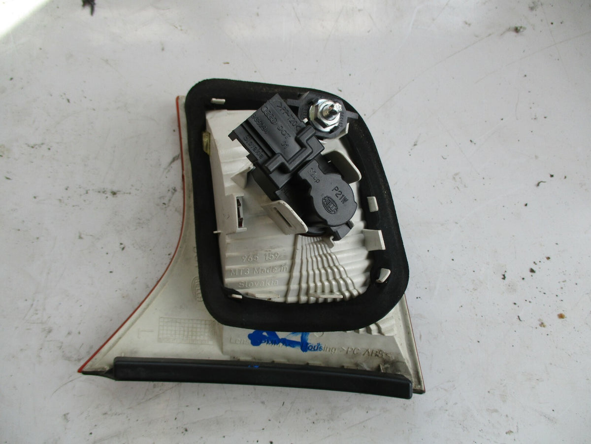 AUDI A4 B7 NSR PASSENGER SIDE REAR INNER LIGHT BOOT LIGHT REAR LEFT 965159