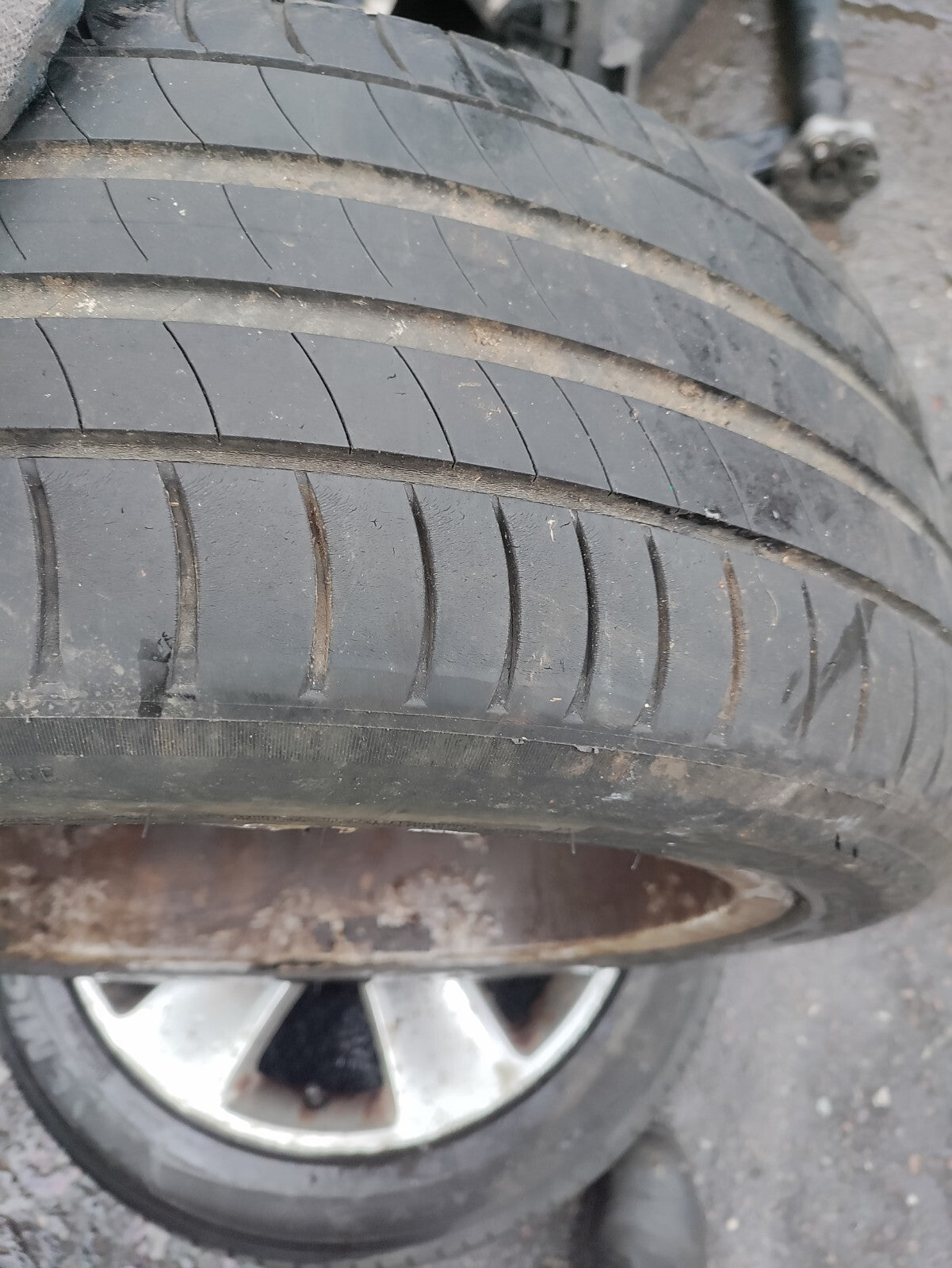 2009 JAGUAR XF X250 18 INCH ALLOY WHEEL WITH TYRE 245/45R18 REF 3
