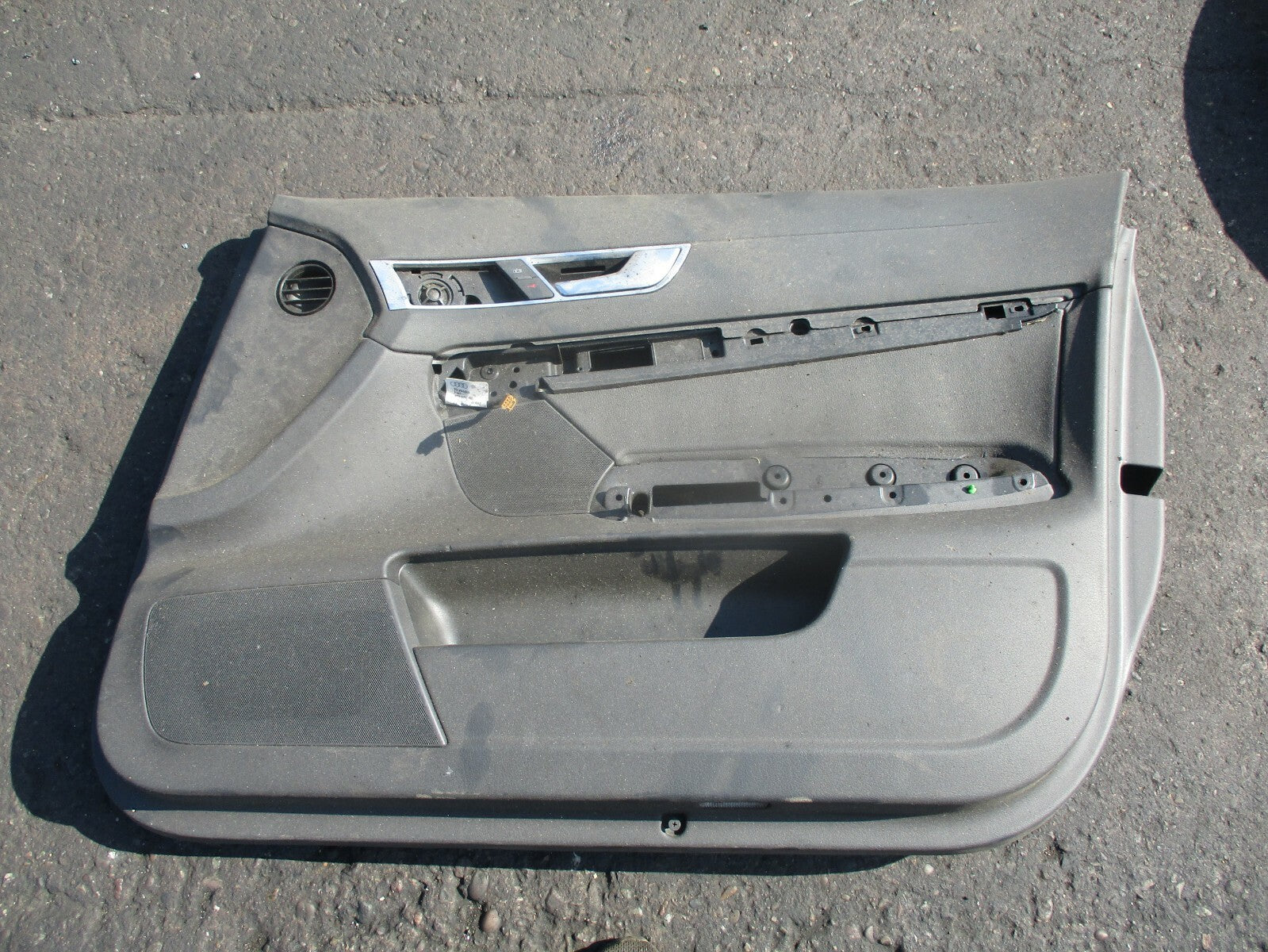 AUDI A6 OSF DRIVER SIDE FRONT DOOR CARD 4F2867106