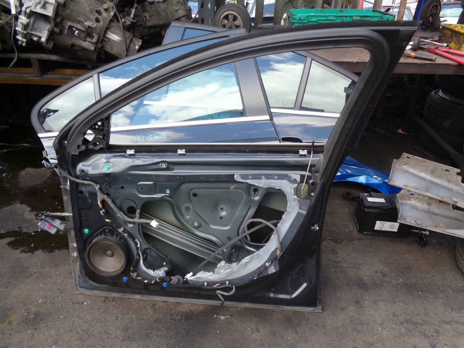 VAUXHALL INSIGNIA 2014 MK1 OSF DRIVER SIDE FRONT DOOR BLACK