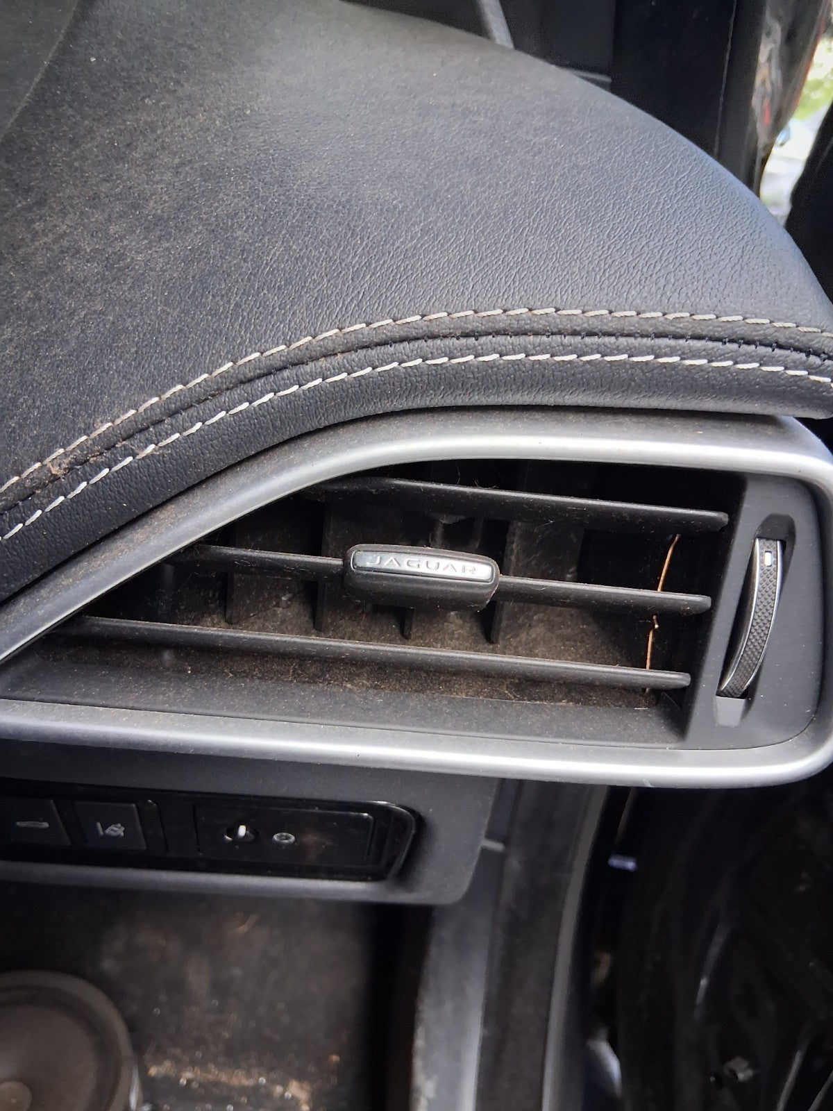 2017 JAGUAR XE OSF DRIVER SIDE FRONT RIGHT AIR VENT