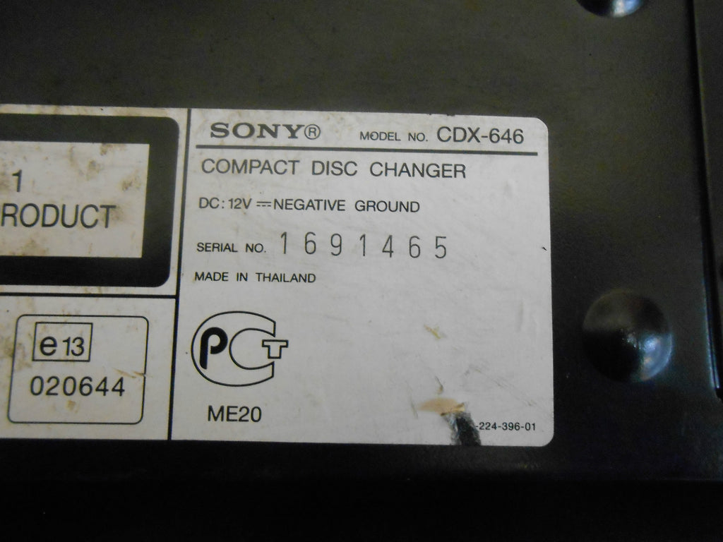 DAEWOO MUSSO FJ 2002 SONY CDX 646 CD CHANGER CARTRIDGE & DAEWOO MOUNTING BOX