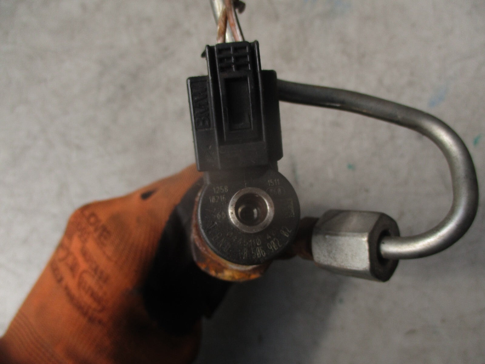 2011 BMW MINI COOPER CLUBMAN R55 1.6 DIESEL FUEL INJECTOR 0445110401 REF 4