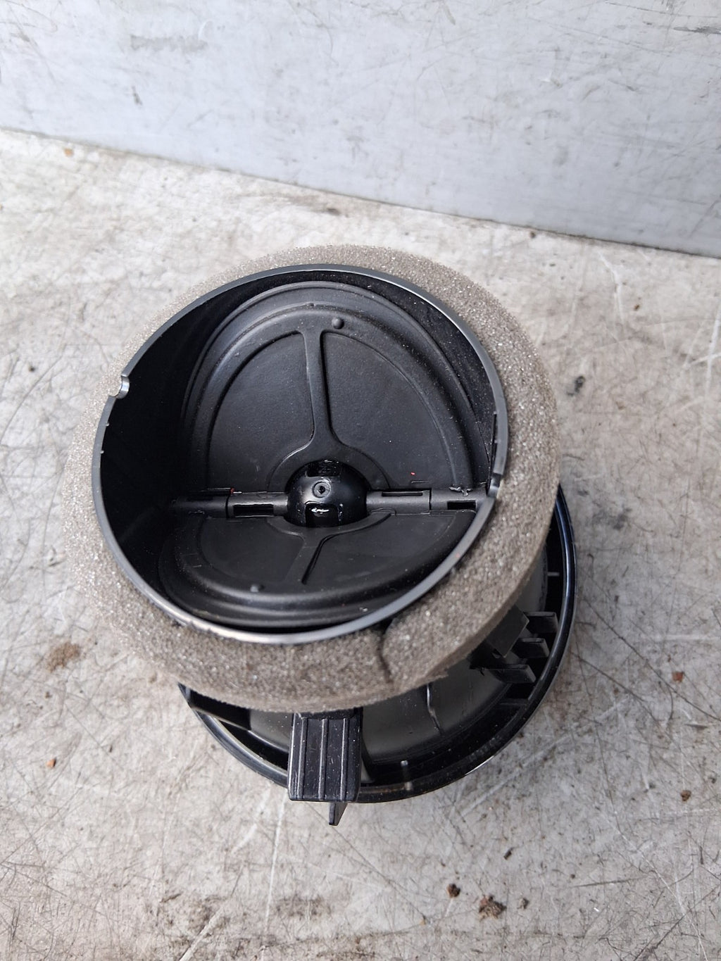 2018 AUDI A1 8X HATCHBACK FRONT DASHBOARD CENTRE AIR VENT 8X2820951